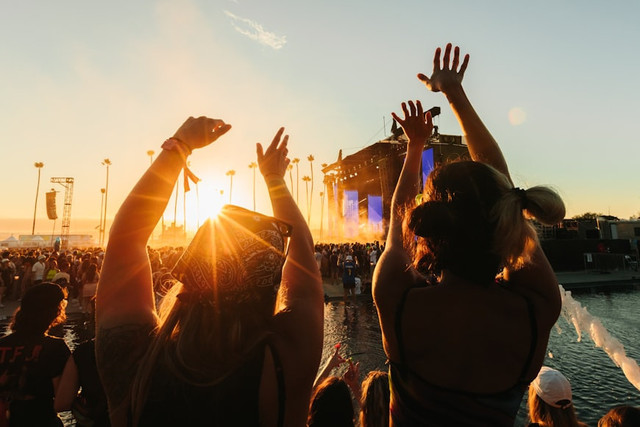 Ilustrasi Remember November Fest 2026. Unsplash.com/Daniela Becerra