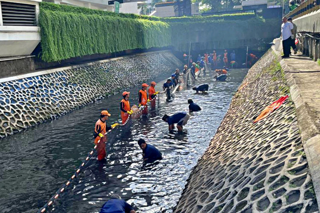 Kondisi Kali Cideng, depan Plaza Indonesia Menteng Jakarta Pusat pada Jumat (10/4/2026). Foto: Dok. Dinas KPKP DKI Jakarta