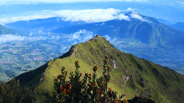 Foto Puncak Pemancar Gunung Merbabu (Sumber: Dokumentasi Pribadi/Nandi)