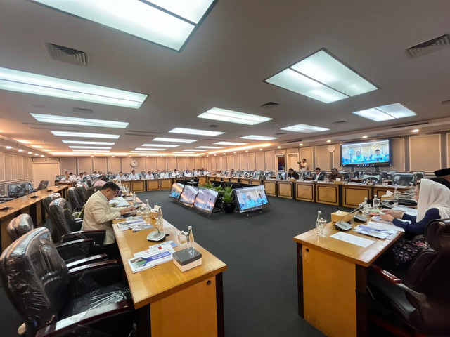 Suasana rapat Komisi XIII dengan Kepala Staf Kepresidenan di Kompleks Parlemen, Senayan, Jakarta, Senin (13/4/2026). Foto: Nasywa Athifah/kumparan