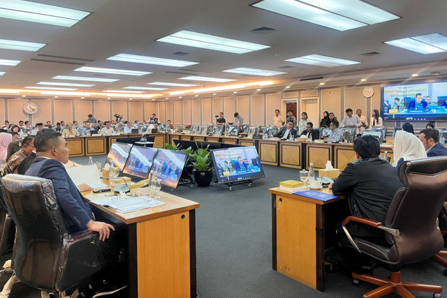 Suasana rapat kerja Komisi XIII DPR RI dengan Pemerintah terkait Pembicaraan Tingkat I Pengambilan Keputusan RUU PSDK di Kompleks Parlemen Senayan, Jakarta, Senin (13/4/2026). Foto: Nasywa Athifah/kumparan