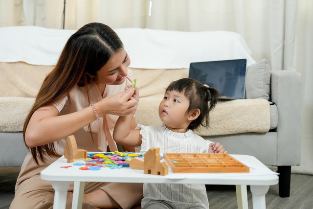  Ilustrasi ibu dan anak. Foto: Shutterstock 
