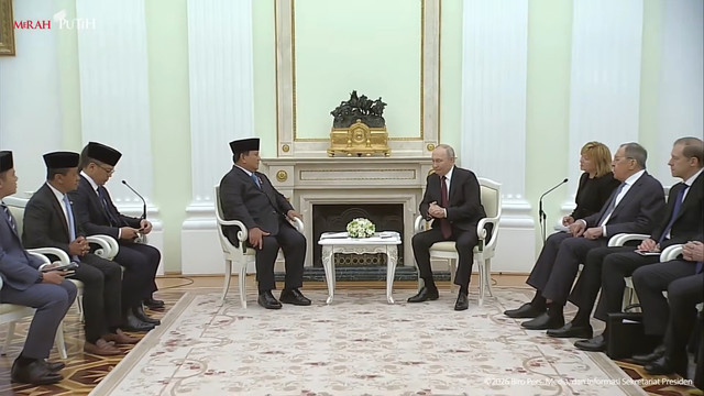 Presiden Prabowo Subianto bertemu Presiden Vladimir Putin di Istana Kremlin, Moskow, Rusia, Senin (13/4/2026). Foto: YouTube/ Sekretariat Presiden