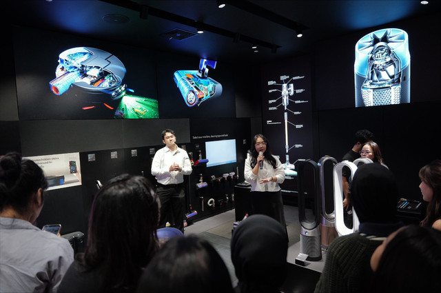 Rumah Bersih Tanpa Ribet, Dyson Hadirkan Solusi Cerdas untuk Perempuan Urban. Foto: Dyson Indonesia