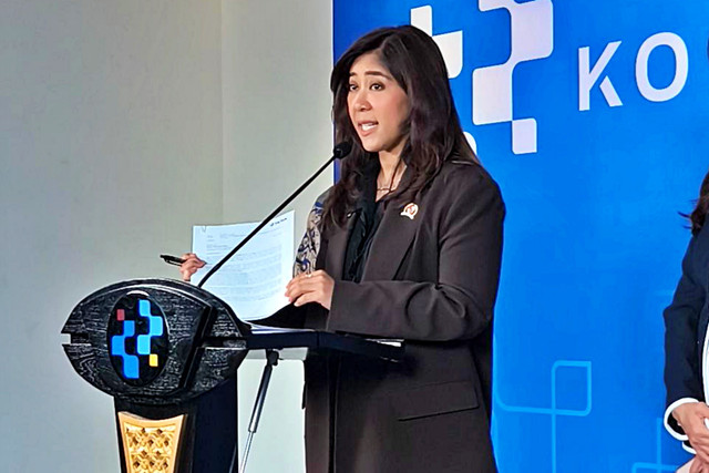 Menteri Komunikasi dan Digital (Menkomdigi) RI, Meutya Hafid saat memberikan keterangan dalam konferensi pers di Kantor Kementerian Komunikasi dan Digital RI, Jakarta Pusat, Selasa (14/4/2026). Foto: Jeni Ritanti/kumparan