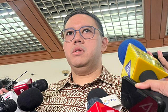Wakil Ketua Komisi I DPR, Dave Laksono di Kompleks Parlemen, Senayan, Jakarta, Selasa (14/4/2026). Foto: Nasywa Athifah/kumparan