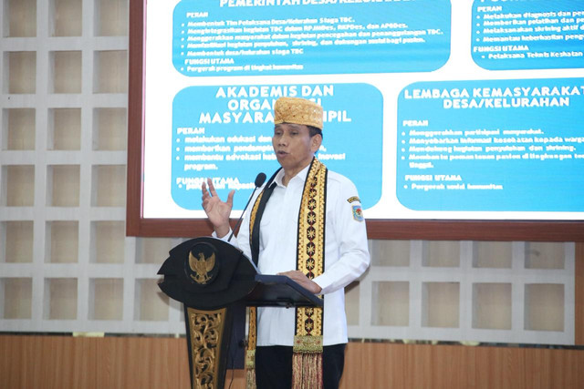Wamendagri Akhmad Wiyagus dalam acara Penguatan Komitmen dan Aksi Nyata Penanggulangan TBC di Bandar Lampung, Selasa (14/4/2026). Foto: Kemendagri RI