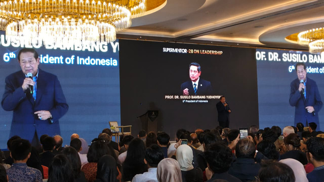 Presiden RI ke-6 Susilo Bambang Yudhoyono menghadiri FPCI "Supermentor" di The St. Regis, Jakarta, Selasa (14/4/2026). Foto: Kevin Daniel/kumparan