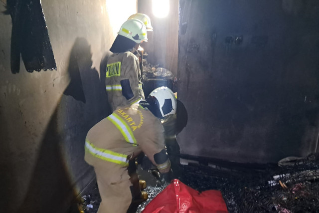 Kondisi sebuah indekos usai terbakar di Kemayoran, Jakarta Pusat pada Selasa (14/4/2026). Foto: Polres Metro Jakarta Pusat