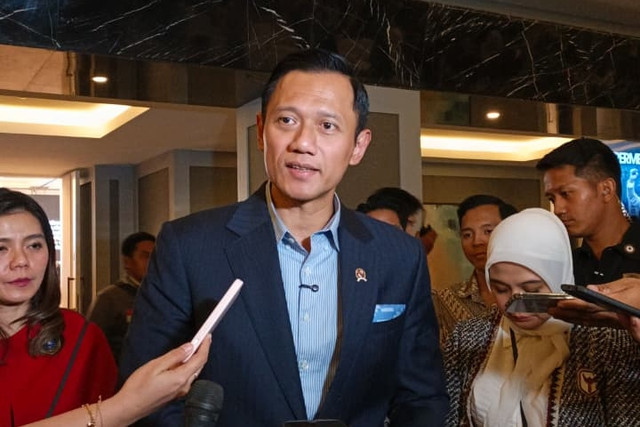 Menko Infrastruktur dan Pembangunan Kewilayahan Agus Harimurti Yudhoyono (AHY) usai acara Supermentor 28 - Foreign Policy Community of Indonesia (FPCI) di The St. Regis, Jakarta, Selasa (14/4/2026). Foto: Kevin Daniel/kumparan