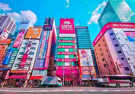 Bangunan Jepang (Sumber: https://www.pexels.com/photo/buildings-2425251/)
