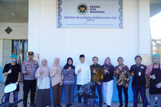 Penulis mendampingi Wakil Ketua DPD RI melakukan sidak ke SPPG Minasa Te'ne Kabupaten Pangkep.