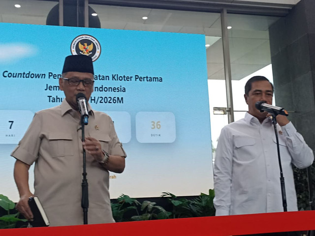 Menteri Haji dan Umrah Mochamad Irfan Yusuf dan Menteri Imigrasi dan Pemasyarakatan Agus Andrianto di Kantor Kemenhaj, Jakarta Pusat, Rabu (15/4/2026). Foto: Nauval Pratama/kumparan