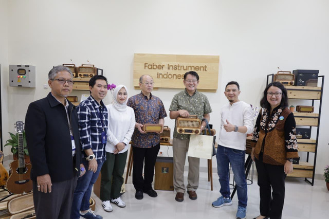 Program Usaha Mikro, Kecil, dan Menengah Berani Inovasi, Siap Adaptasi
Ekspor (UMKM BISA) Ekspor besutan Kementerian Perdagangan menunjukkan hasil
menggembirakan pada awal 2026. Foto: Kemendag RI