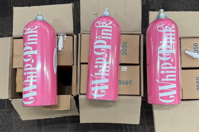 Barang bukti Gas N2O merk Whippink yang diamankan Dittipidnarkoba Bareskrim Polri di daerah Kemayoran, Jakarta Pusat. Foto: Bareskrim Polri