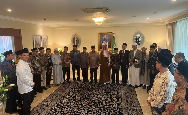 Duta Besar Saudi Arabia untuk Indonesia HE. Faisal Abdullah Amody mengadakan halal bi halal dan silaturahim dengan para tokoh, ulama, pimpinan ormas Islam, pimpinan pesantren, acara dilaksanakan di kediaman Dubes, (15/4/2026). Foto: Dok. Istimewa