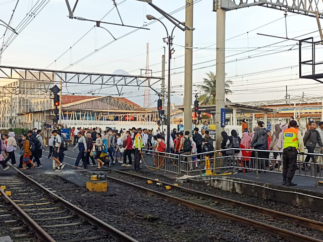 Suasana Stasiun Bogor, Jawa Barat, usai penutupan peron 6-8, Kamis (16/4/2026) pagi. Foto: Nauval Pratama/kumparan
