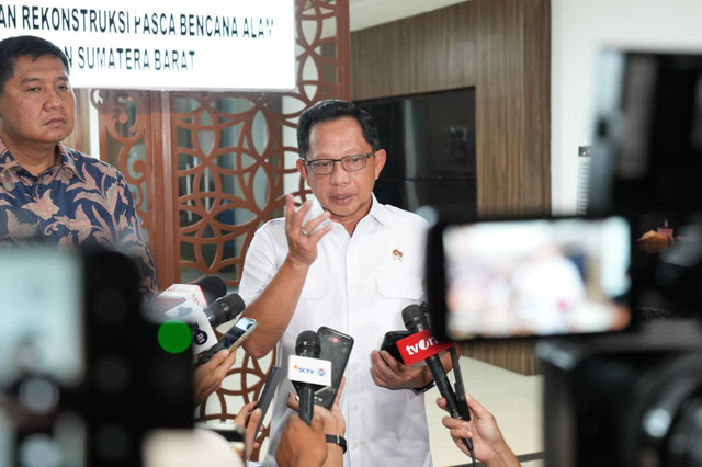 Mendagri Tito Karnavian selaku Kasatgas PRR dalam Rakor Pendataan Huntap di kantor Kemendagri, Jakarta, Rabu (15/4/2026). Foto: Dok. Kemendagri