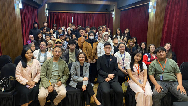 Guest Lecturer Ms. Prilly Latuconsina: Multiplatform Film Distribution