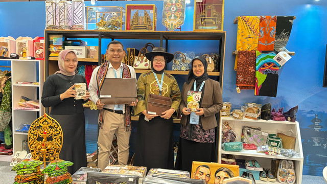 Kakanwil Ditjenpas DIY di Stand Produk WBP (humas kanwil ditjenpas diy)