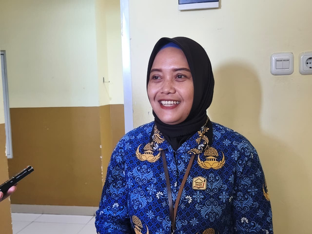 Angen Widya, salah seorang wali asuh di Sekolah Rakyat Terintegrasi (SRT) 7 Probolinggo, Jawa Timur, Kamis (16/4/2026). Foto: Jeni Ritanti/kumparan