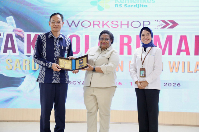 Wamendagri Ribka Haluk dalam workshop tata kelola RS antara RSUP Dr. Sardjito dengan RSUD wilayah Jayapura yang digelar di Yogyakarta, Kamis (16/4/2026). Foto: Dok. Kemendagri
