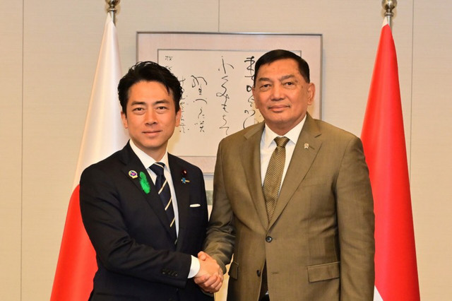 Menteri Pertahanan Indonesia Sjafrie bertemu dengan Menhan Jepang Shinjiro Koizumi. Foto: Instagram/ @modjapan_en