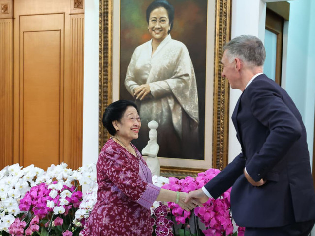 Presiden ke-5 RI Megawati Soekarnoputri menerima Duta Besar Jerman untuk Indonesia, Ralf Beste, di kediamannya di Menteng, Jakarta, Jumat (17/4/2026). Foto: Dok. PDIP