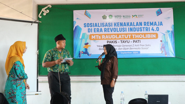 Kegiatan pembelajaran di MTs. Raudlatut Tholibin Pati (dok.pribadi)