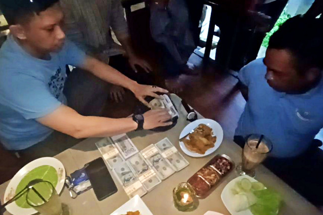 Pengungkapan sindikan Dolar palsu oleh Resmob Bareskrim Polri. Foto: Dok. Istimewa