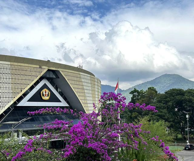 Gedung rektorat sebagai ilustrasi ruang akademik. (Foto: Dok. Pribadi)