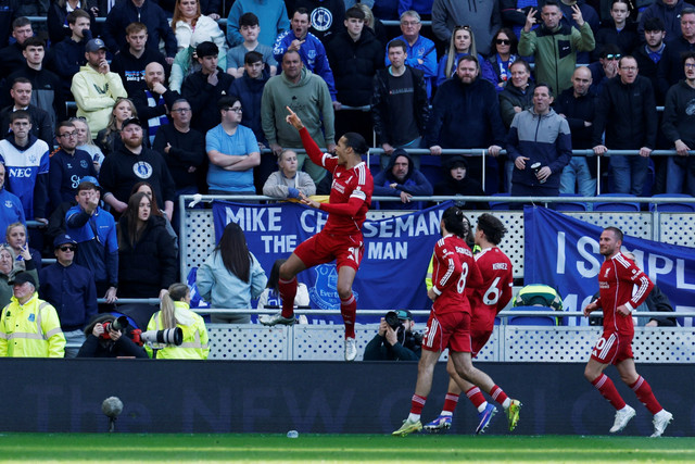 Selebrasi pemain Liverpool usai mencetak gol ke gawang Everton pada pertandingan Liga Inggris di Stadion Hill Dickinson, Liverpool, Inggris, Minggu (19/4/2026). Foto: Jason Cairnduff/REUTERS