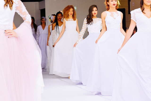 Ilustrasi Lagu untuk fashion show Kartini. Foto: Unsplash.com/Chalo Garcia