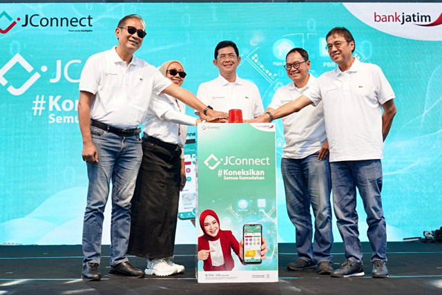 Jajaran Direksi Bank Jatim menghadiri Pre-Event Launching JConnect di Kota Lama Surabaya, Sabtu (19/4/2026). Foto: Dok. Bank Jatim