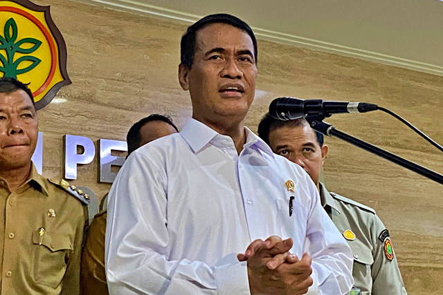 Menteri Pertanian Andi Amran Sulaiman, usai pertemuan dengan 170 bupati se-Indonesia, di kantornya, Jakarta, Senin (20/4/2026). Foto: Muhammad Fhandra/kumparan