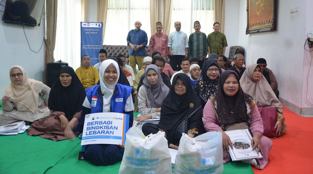 DT Peduli Berbagi Bingkisan Lebaran untuk Sahabat Difabel Komunitas Ikatan Tunantera Muslim Indonesia (Sumber : DT Peduli)