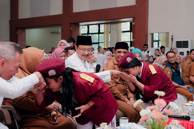 Mensos Saifullah Yusuf (Gus Ipul) saat menghadiri dialog Kolaborasi Program Prioritas Presiden bersama Pemda dan pilar sosial di Kantor Gubernur Sulawesi Tengah (Sulteng), Senin (20/4/2026). Foto: Kemensos RI