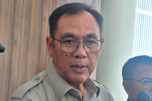 Staf Khusus Menteri Pertanian Bidang Kebijakan Pemerintah, Sam Herodian dalam media briefing di Kantor Badan Komunikasi Pemerintah, Jakarta pada Senin (20/4/2026). Foto: Argya Maheswara/kumparan