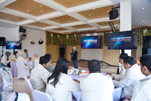 Direktur Utama Telkom Dian Siswarini memberikan sambutan dalam agenda Future Leaders  Development Program (FLDP) 2026. Foto: dok. Telkom