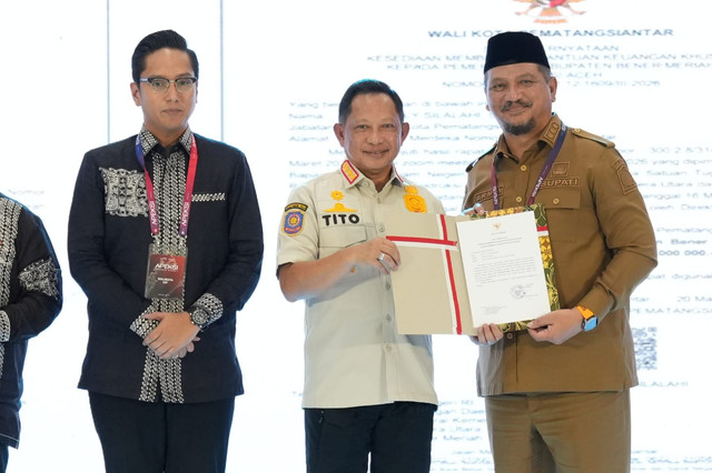 Kasatgas PRR Pascabencana Wilayah Sumatera Muhammad Tito Karnavian menghadiri Rapat Kerja APEKSI Komisariat Wilayah I di Ballroom Hotel Kyriad Muraya, Kota Banda Aceh, Aceh, Senin (20/4/2026). Foto: Satgas PRR