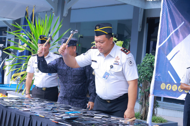 Komitmen Bersih Narkoba, Lapas Mojokerto Hadiri Penandatanganan PKS dan Ikrar Bersama di Kanwil Ditjenpas Jatim (Foto:HumasLapasMoker)
