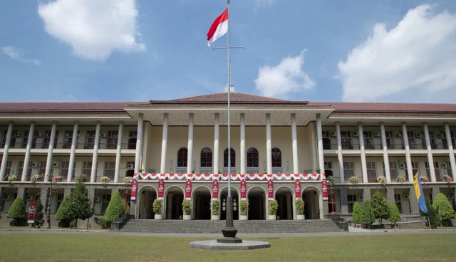 Gedung Pusat UGM. Foto: Dok. UGM