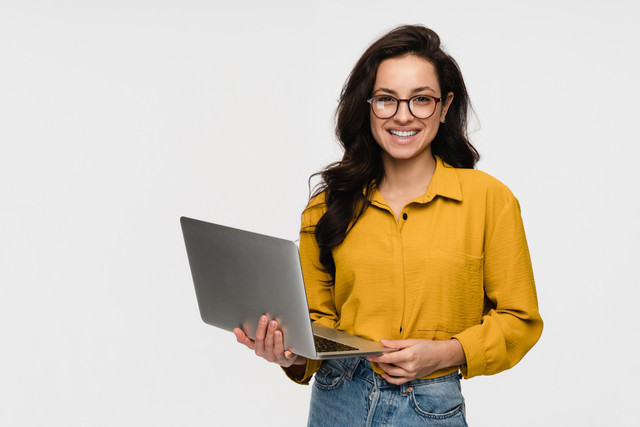 Ilustrasi Operator Sekolah. Foto: Inside Creative House/Shutterstock