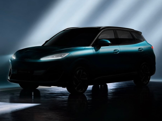 Unggahan Lepas L4 EV di akun Instagram resmi @lepas.international. Foto: Syahrul Ghiffari/kumparan