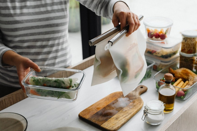 Ilustrasi alat vacuum sealer. Foto: Unsplash