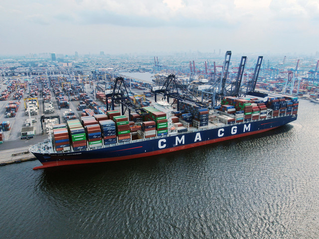 Ilustrasi kegiatan bongkar muat di Jakarta International Container Terminal (JICT). Foto: Dok. Pelindo