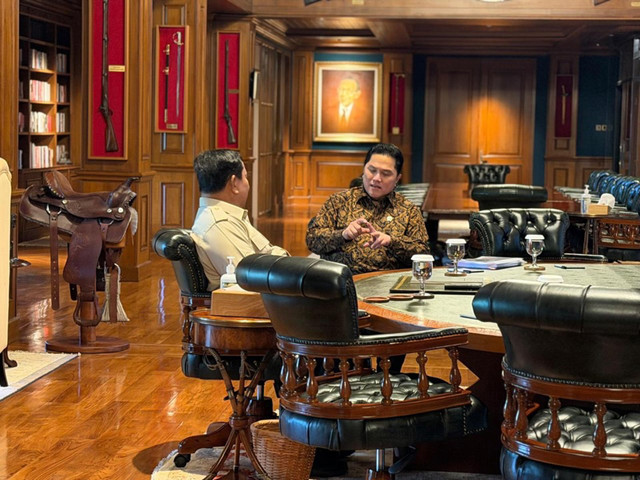 Menteri Pemuda dan Olahraga (Menpora) melaporkan rencana pembangunan Akademi Olahraga Nasional dan Pusat Pelatihan Tim Nasional kepada Presiden Prabowo Subianto di Istana Merdeka, Jakarta, Rabu (22/04/2026). Foto: Instagram/ @sekretariat.kabinet