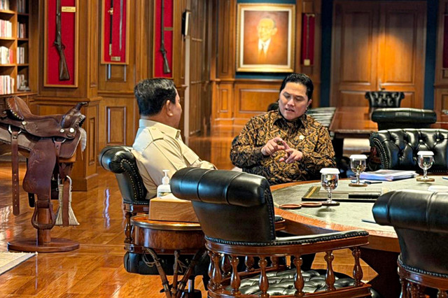 Presiden Prabowo Subianto menerima kedatangan Menpora Erick Thohir di Hambalang, Kabupaten Bogor, Rabu (22/4/2026). Foto: Dok. Kemenpora