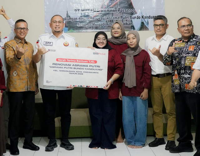 Ketua Umum DPP Ikatan Keluarga Minangkabau (Ketum IKM) Andre Rosiade meresmikan dua asrama mahasiswa Minangkabau di Daerah Istimewa Yogyakarta, yakni Asrama Mahasiswi Bundo Kanduang dan Asrama Mahasiswa Marapi Singgalang, Rabu (22/4/2026). Foto: Dok. Istimewa