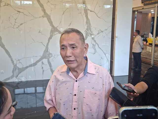 Pengusaha Jalan Tol Jusuf Hamka di Kantor Kemenko Bidang Perekonomian, Kamis (23/4/2026). Foto: Ave Airiza Gunanto/kumparan